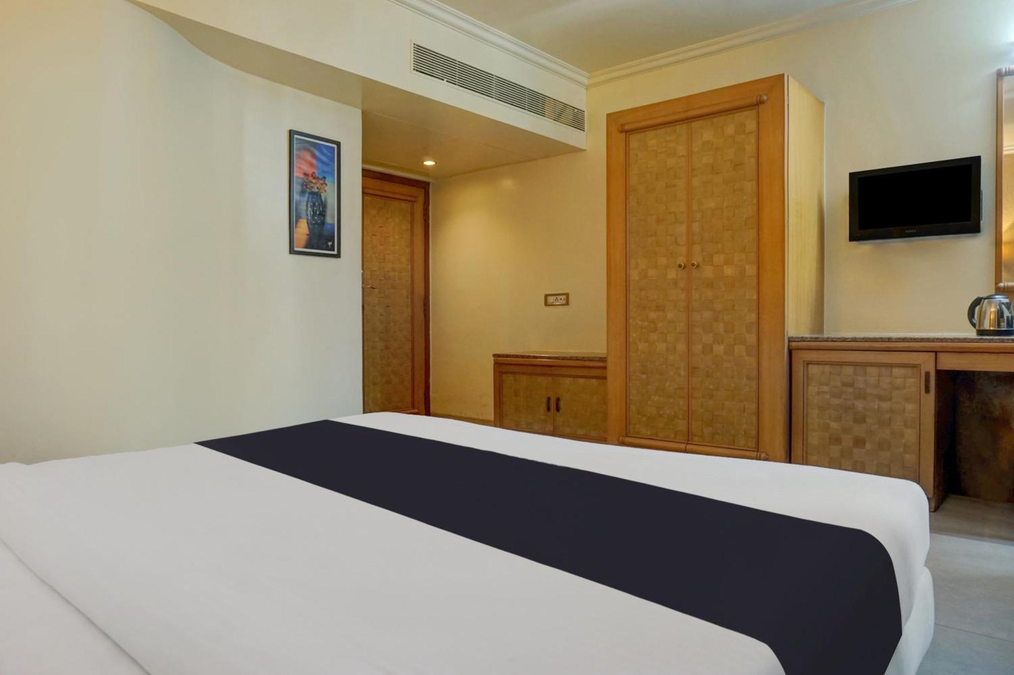 Townhouse Oak Orchard Hotel Pune